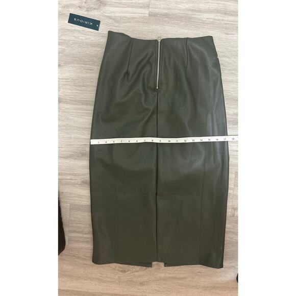Olive green pleather skirt twist front by Kirious - Picture 3 of 5